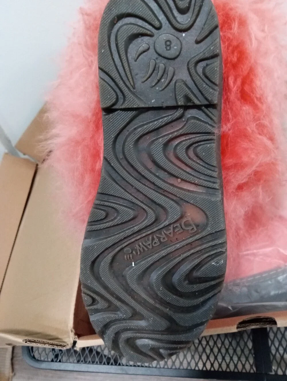 NIB 100% Lambs Wool & Suede Raspberry Boots By Bearpaw Boetis II Size 8